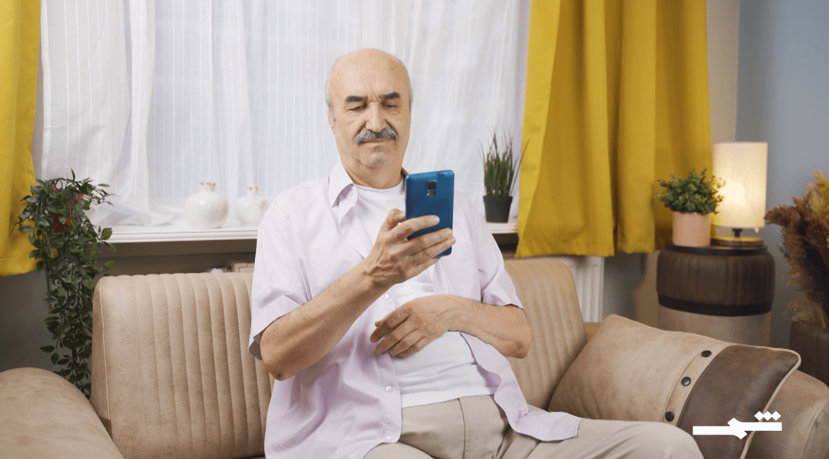 إدمان رقمي جديد بين كبار السن.. الشاشات تقتحم يوميات الجدّات