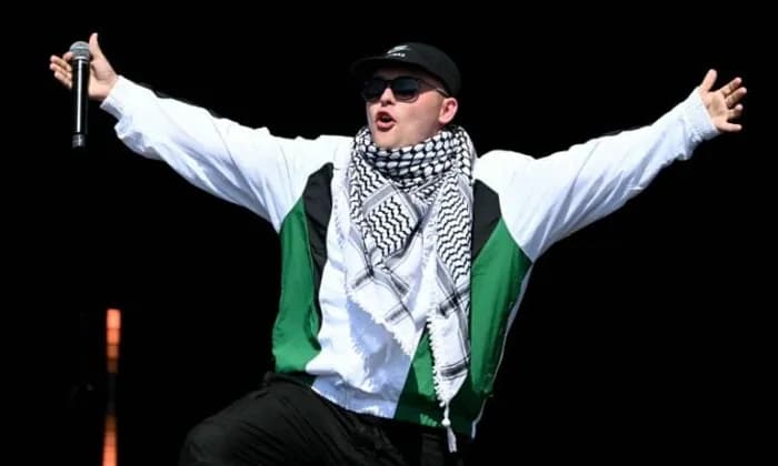 مغني فرقة "نيكاب" أمام محكمة لندن بتهمة دعم "حزب الله"