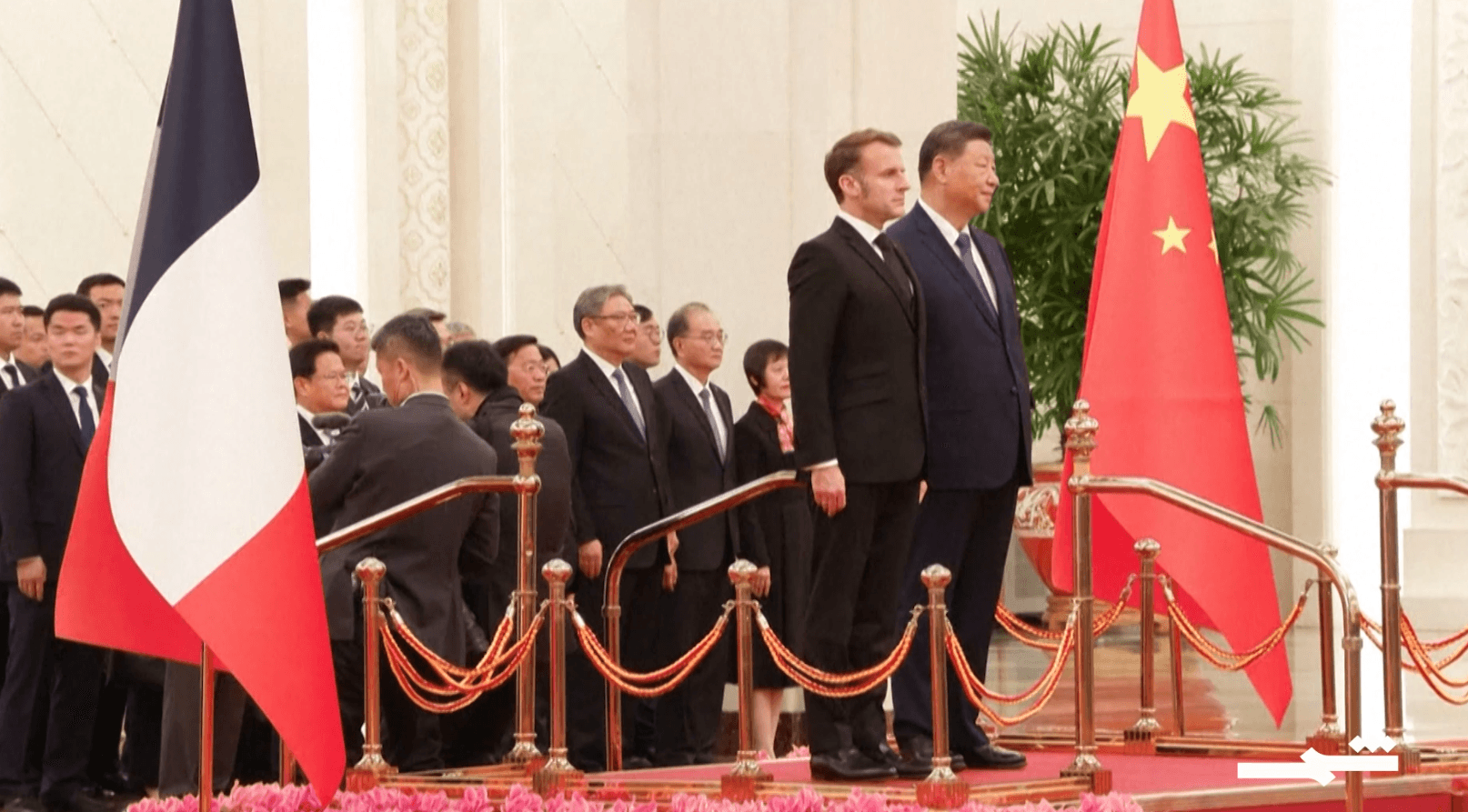 ماكرون يدعو لعلاقة اقتصادية متكافئة بين أوروبا والصين