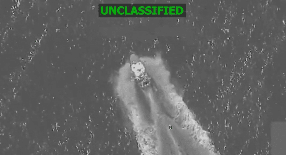 غارات أميركية على مراكب في المحيط الهادئ تقتل 8 أشخاص