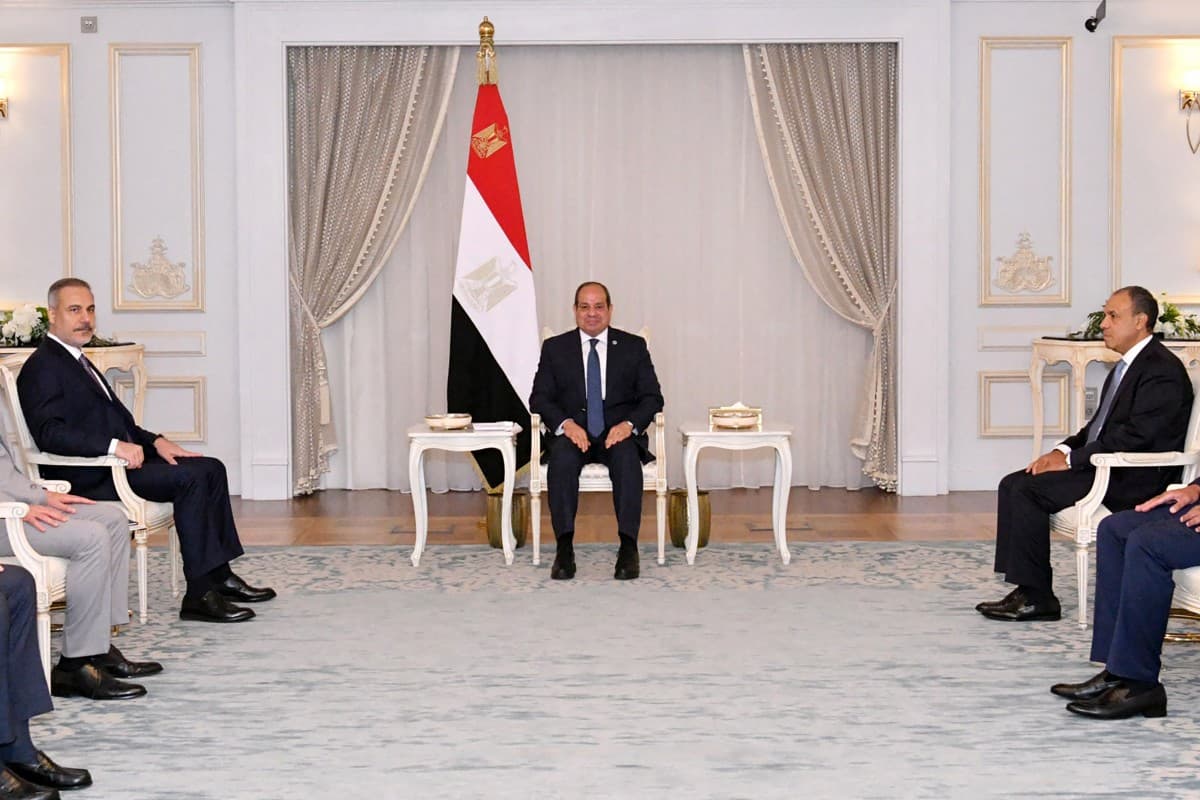 وزير الخارجية التركي يبحث تطورات غزة مع الرئيس المصري