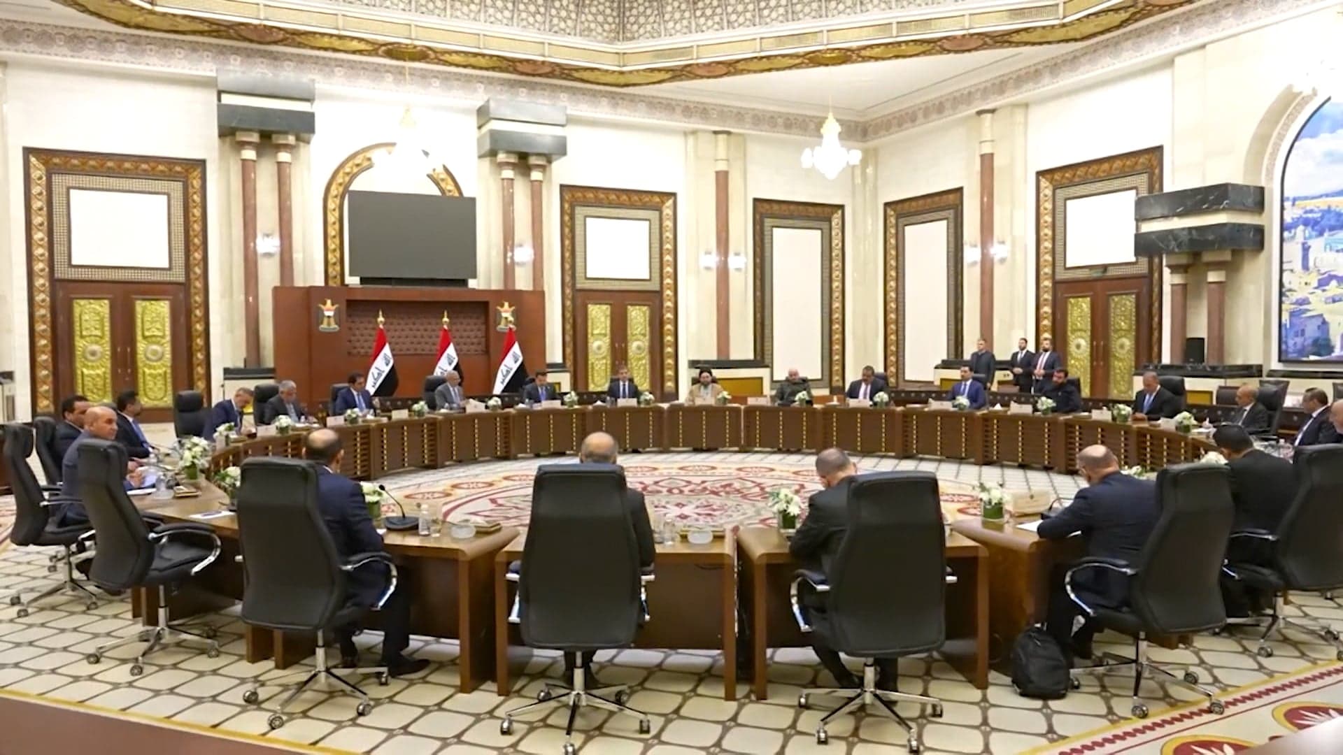 أحزاب تنأى بنفسها عن الانتخابات في العراق بسبب المال السياسي والسلاح