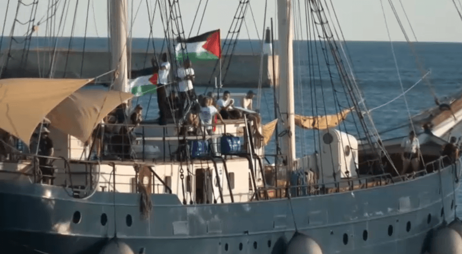 أسطول مساعدات يغادر برشلونة متوجهاً إلى غزة لكسر الحصار البحري