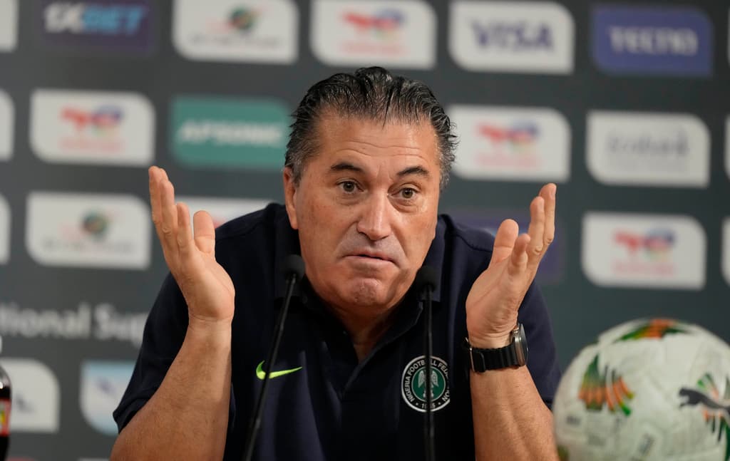 بسبب تراجع الفريق.. الزمالك المصري يقيل مدربه البرتغالي بيسيرو