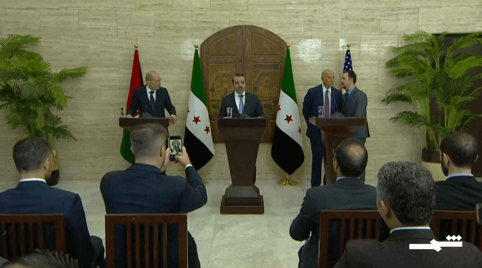 تباين المواقف بين واشنطن وإسرائيل بشأن الملف السوري 