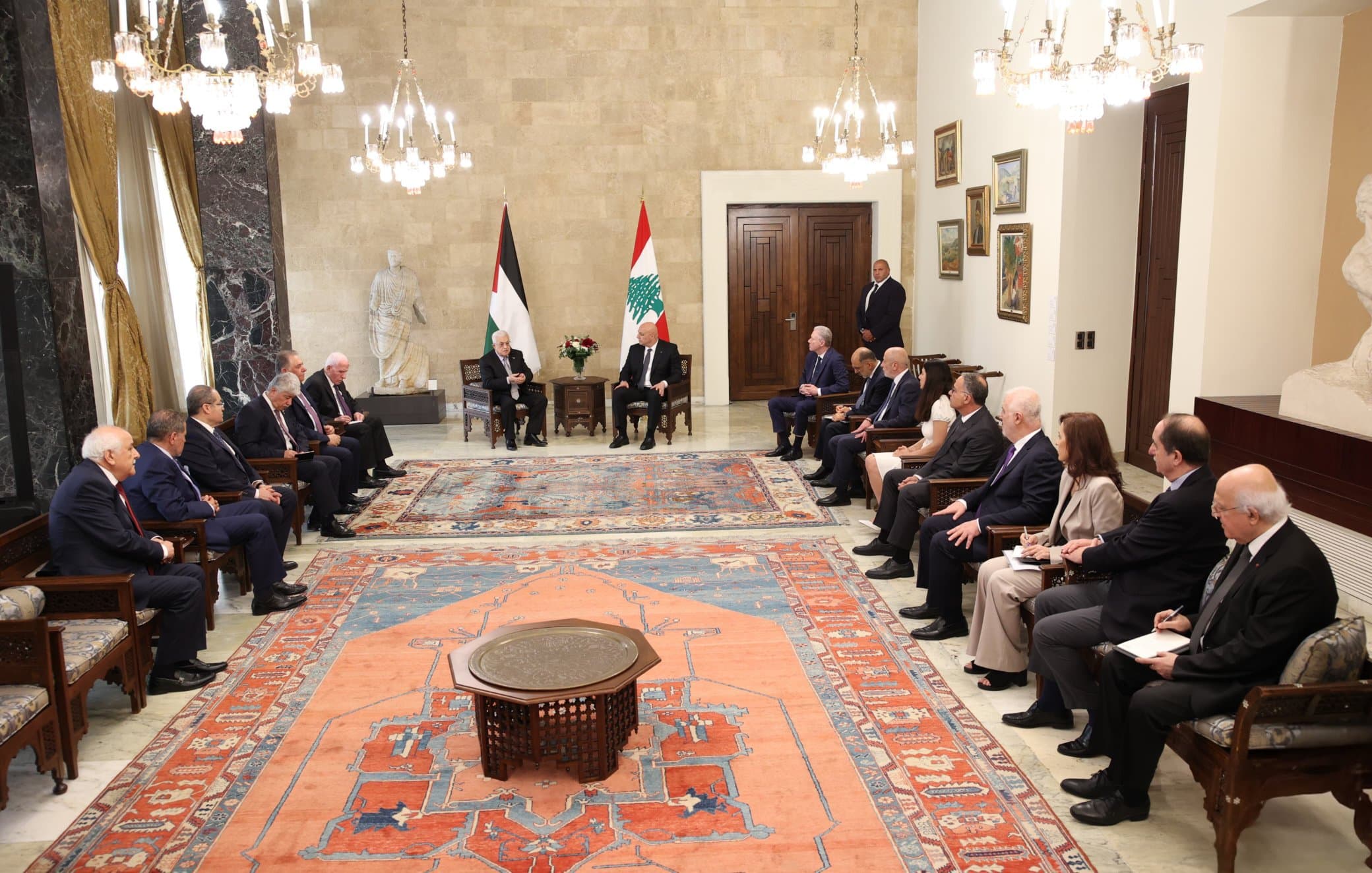 بيان لبناني فلسطيني مشترك.. حصر السلاح بيد الدولة