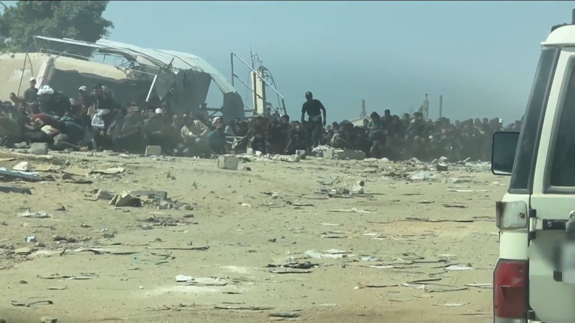 الجوع يفتك بالفلسطينيين في غزة والرصاص يحرس الطعام