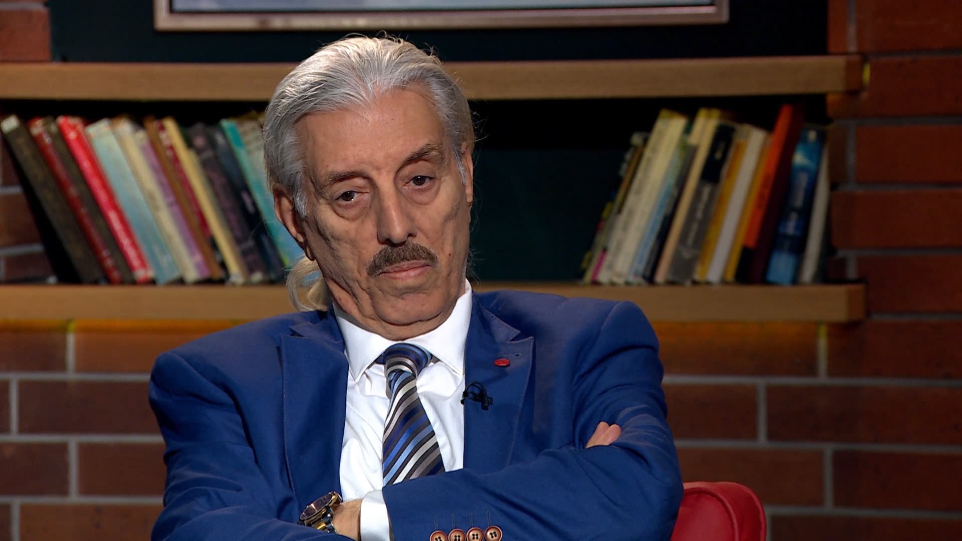 وجوه مع جان دوست | لقاء مع الكاتب والصحفي شاكر نوري.. حكاية بين الغربة والكتابة