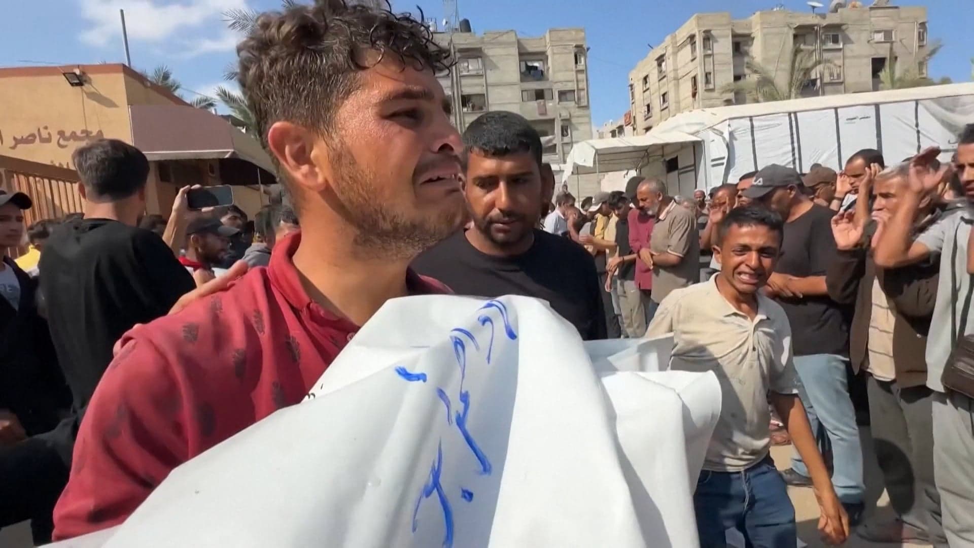 إسرائيل توسع هجومها بغزة إثر مقتل 4 جنود