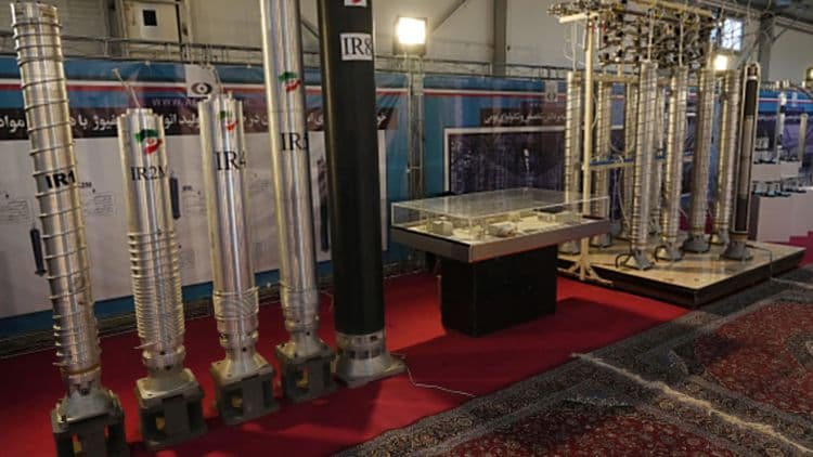بدء العد العكسي لإعادة فرض العقوبات على إيران 