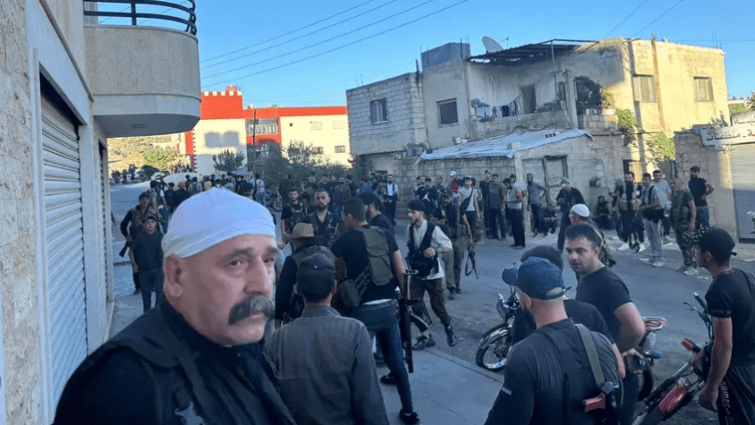 مقتل 18 شخصا في اشتباكات السويداء بين الدروز والبدو