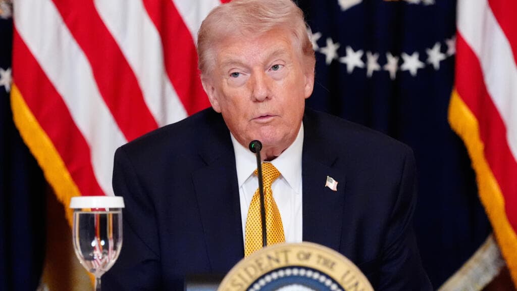 ترامب: مع مزيد من الوقت يمكننا فتح مضيق هرمز بسهولة وأخذ النفط 