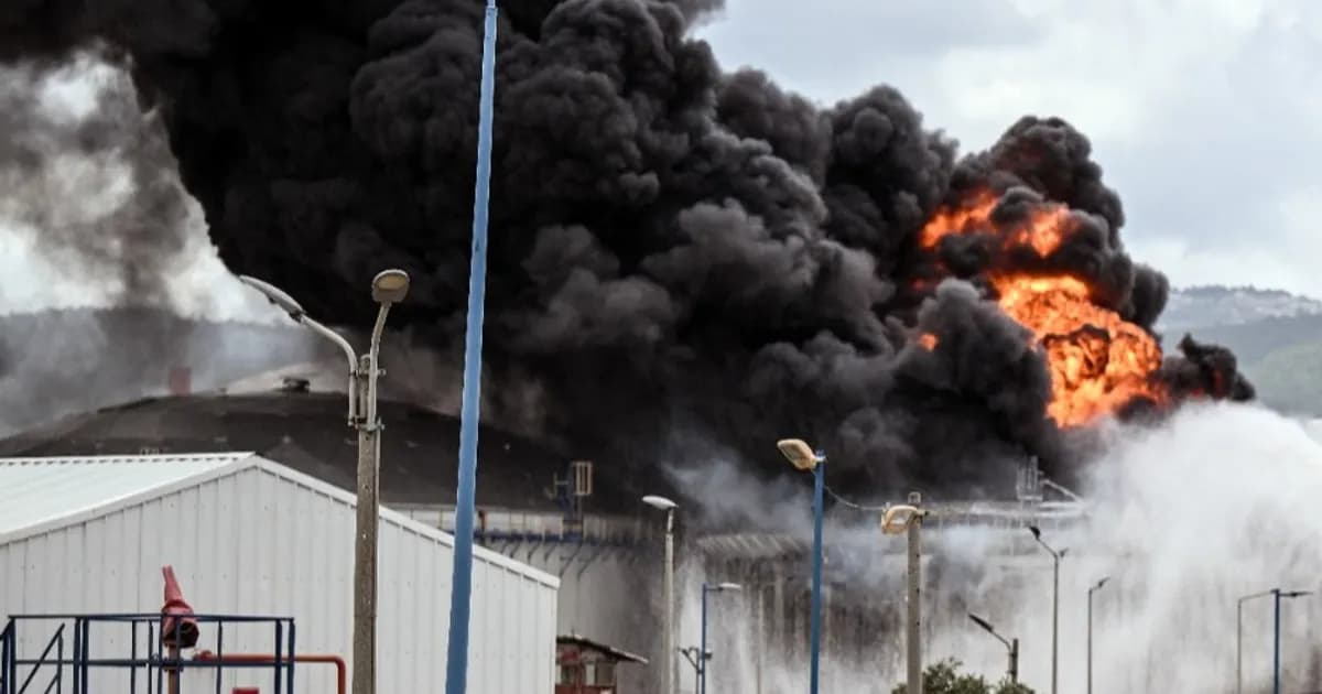 هجوم إيراني أدى إلى اشتعال النيران في ناقلة نفط كويتية في ميناء دبي