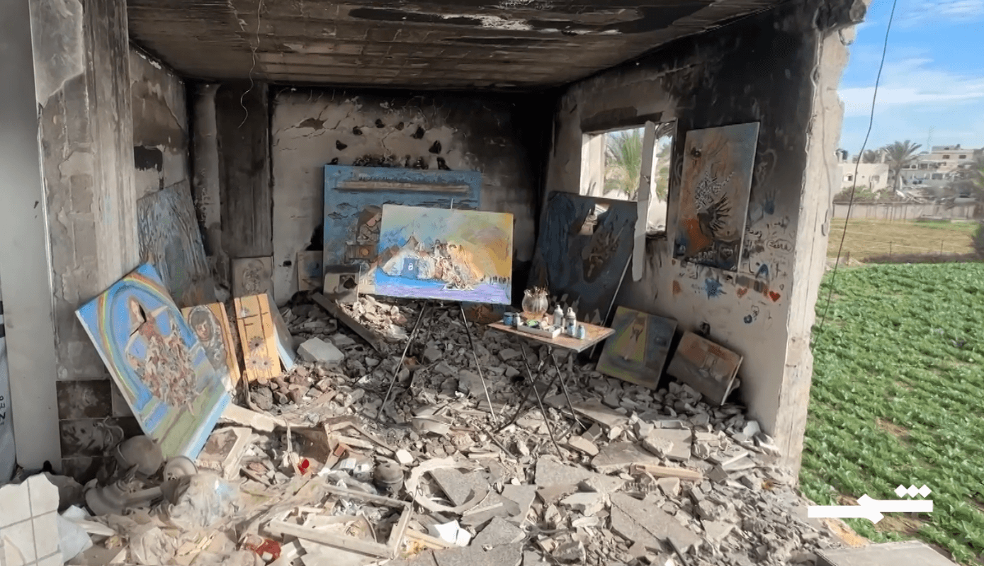 فنانة تشكيلية توظف الرسم لمداواة صدمات أطفال غزة