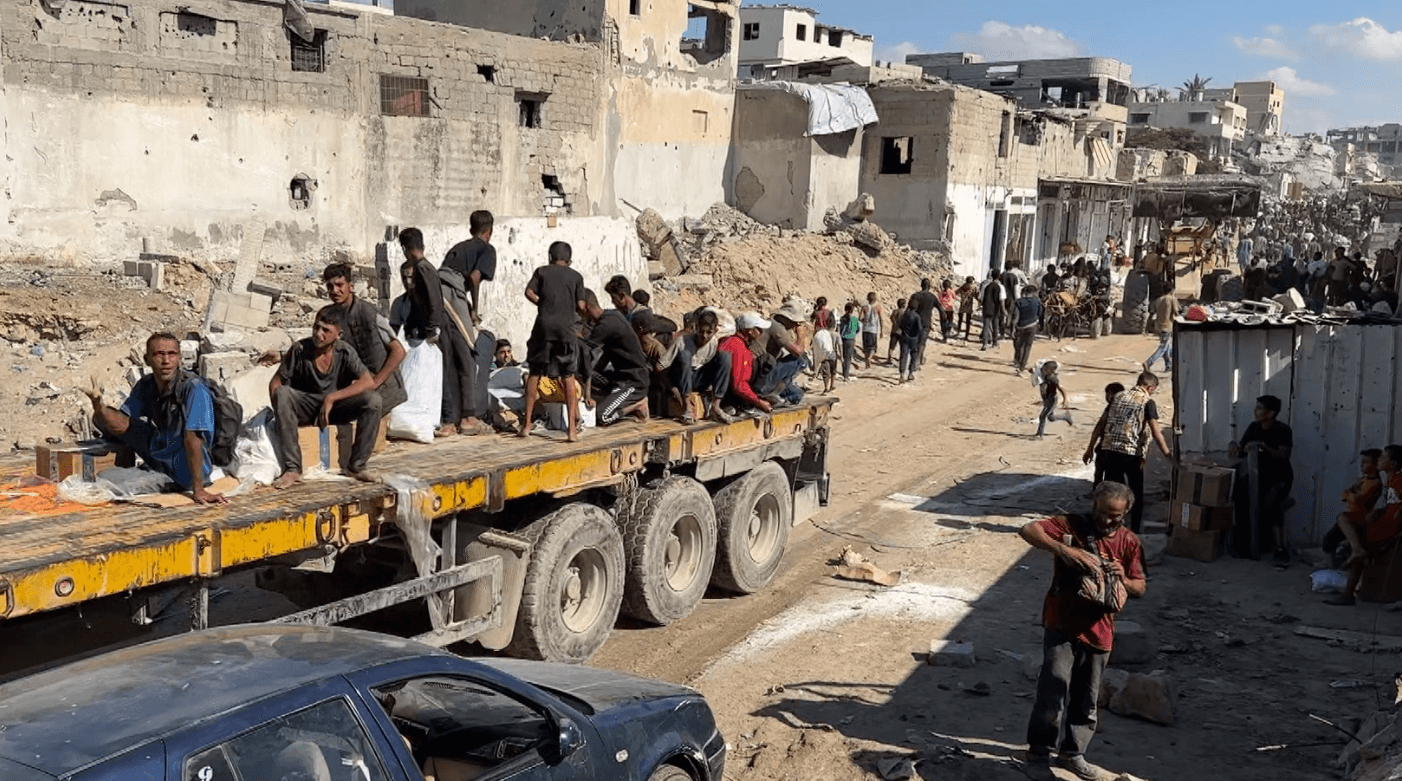 فوضى في غزة تعرقل توزيع مساعدات 400 شاحنة
