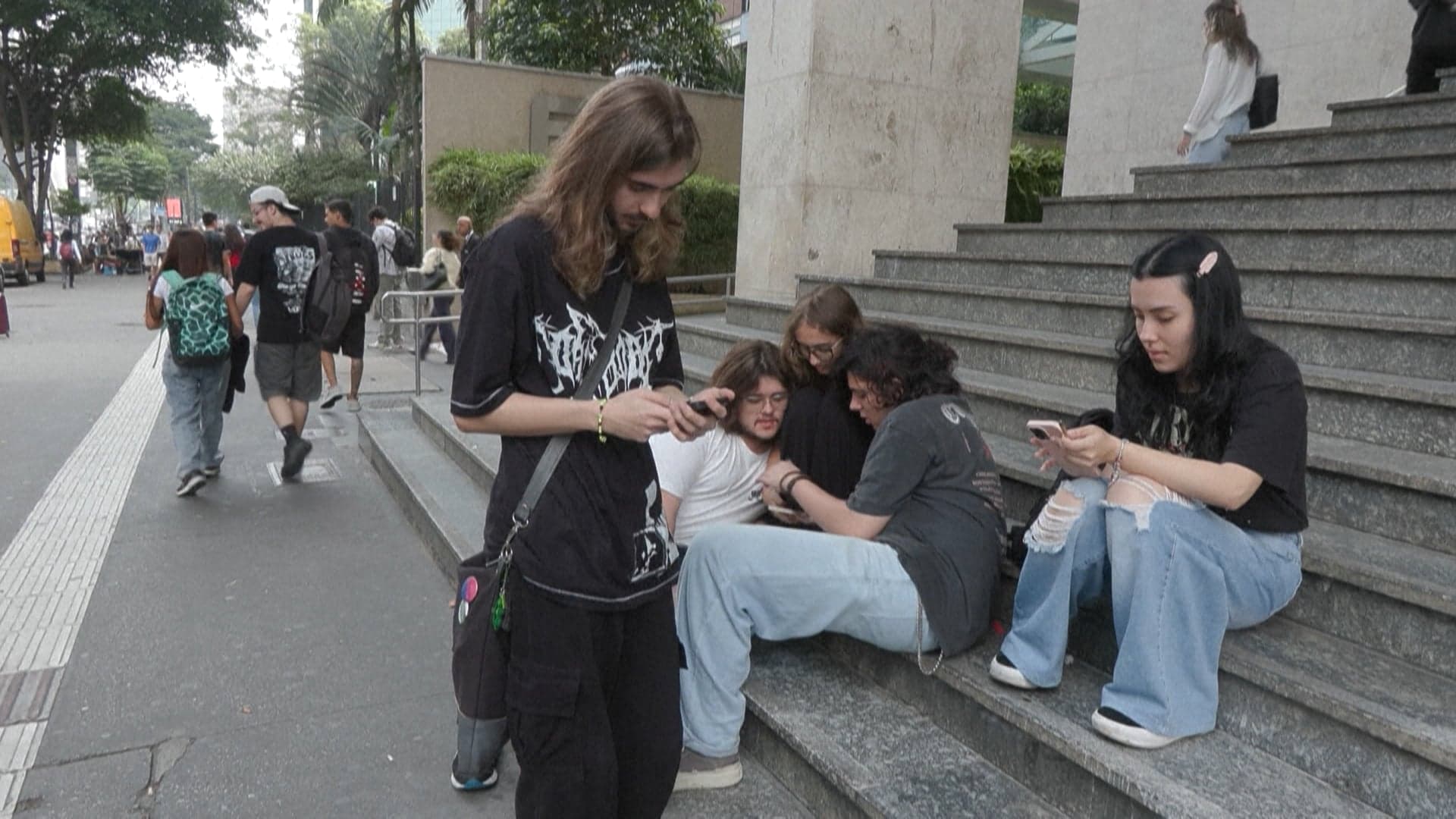 الإنهاك الرقمي.. الوجه الخفي لعصر التواصل والذكاء الاصطناعي