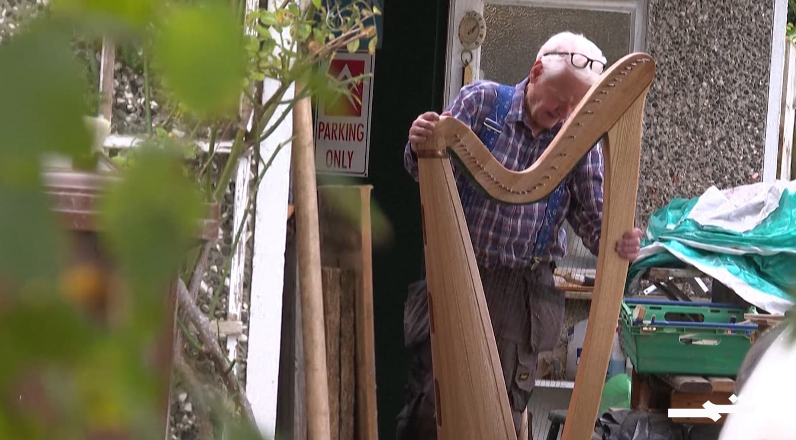 بعد الـ82 عاما.. رحلة إبداع جديدة لمعلم أيرلندي