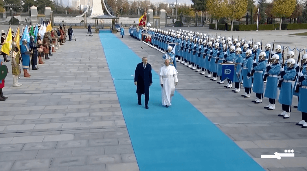 جولة البابا في تركيا ولبنان.. رسائل سلام في منطقة مشتعلة