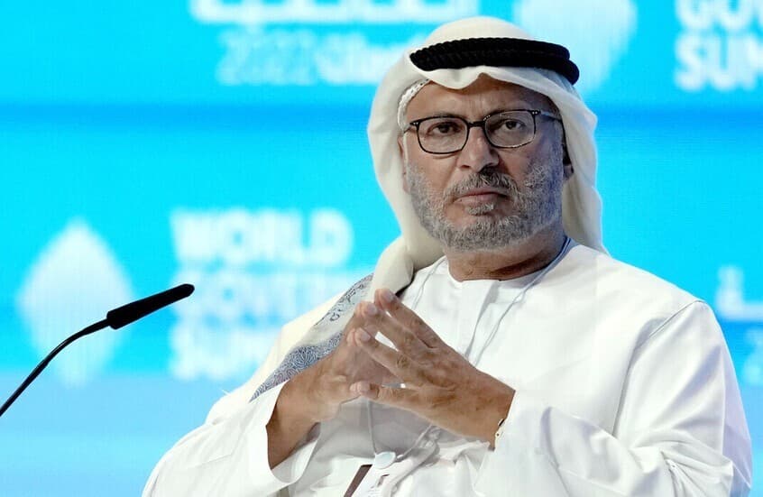 مستشار رئيس الإمارات لإيران: "حربكم ليست مع جيرانكم"