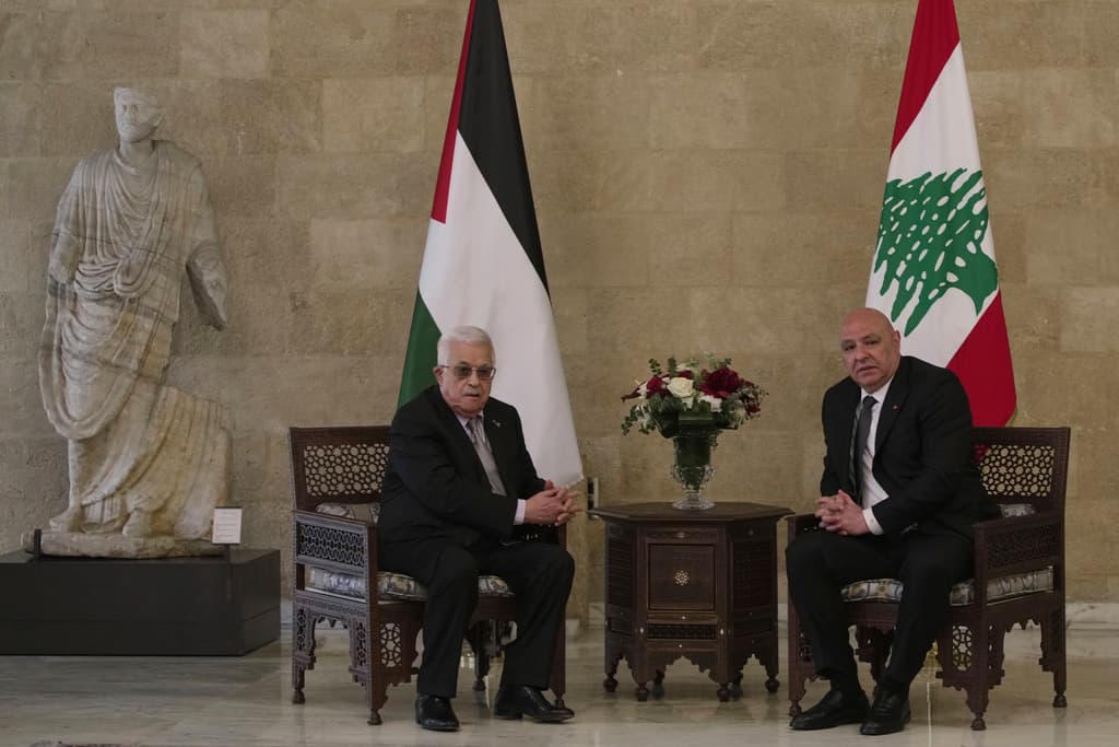 زيارة محمود عباس إلى بيروت تفتح صفحة جديدة