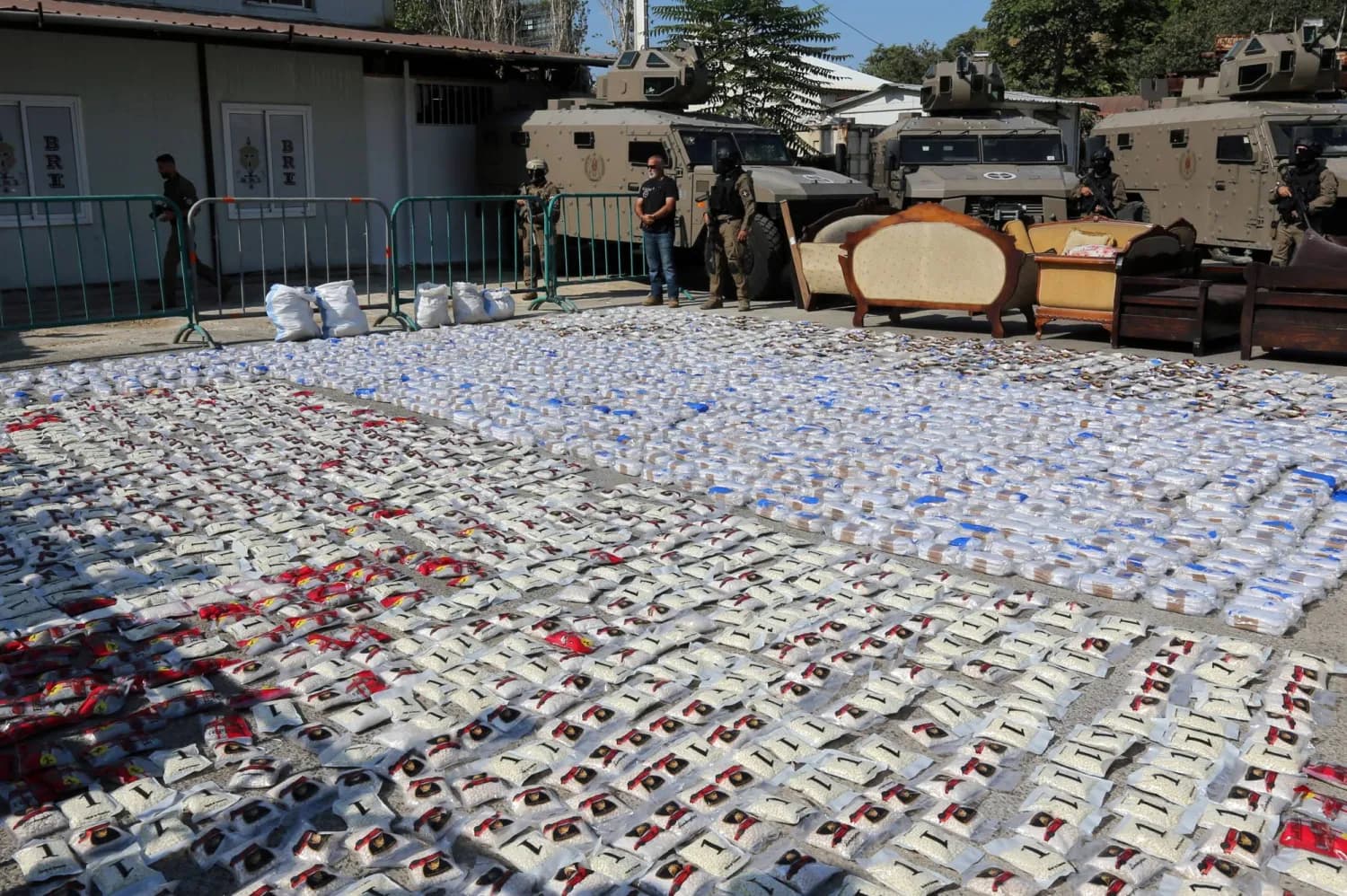 ضربة أمنية استثنائية.. لبنان يضبط 64 مليون حبّة كبتاغون شرق البلاد