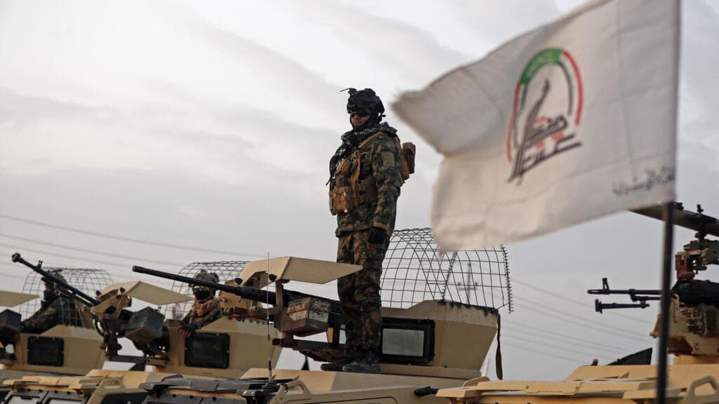 قتيل من الحشد الشعبي في ضربة على غرب العراق قرب الحدود مع سوريا