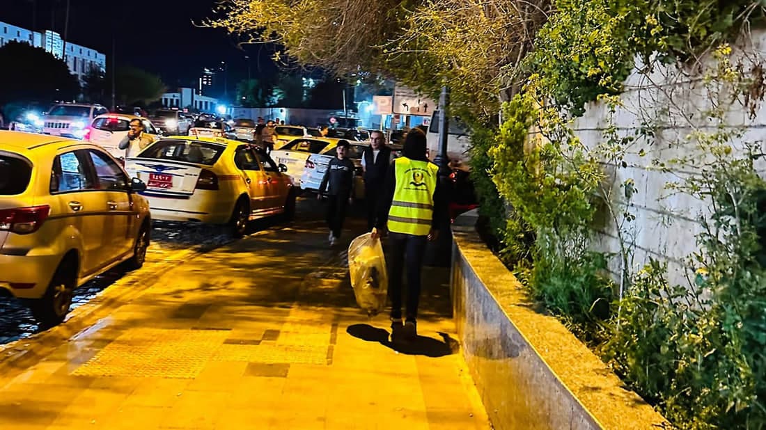 مليونا دينار و1500 دولار..عامل نظافة في أربيل يعيد مبلغا ماليا لصاحبه