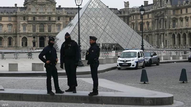 فيديو جديد عن سرقة "اللوفر".. والشرطة الفرنسية تبحث عن اللصوص