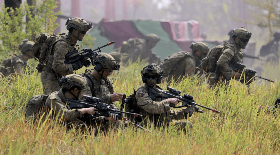 مقذوف إيراني قرب قاعدة للقوات الأسترالية في الإمارات دون إصابات