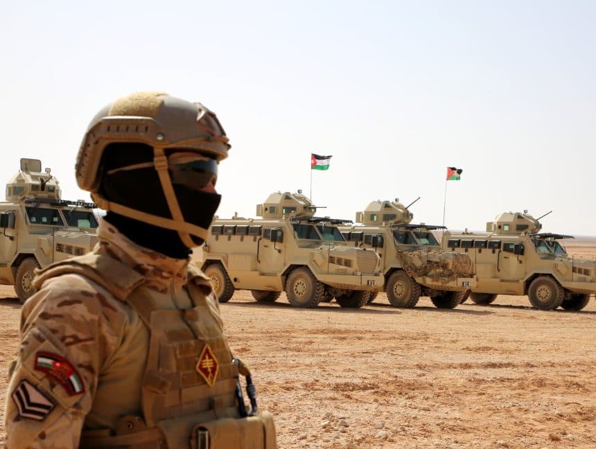 الأردن يضبط مقذوفا محملا بمخدر الكريستال قادما من سوريا
