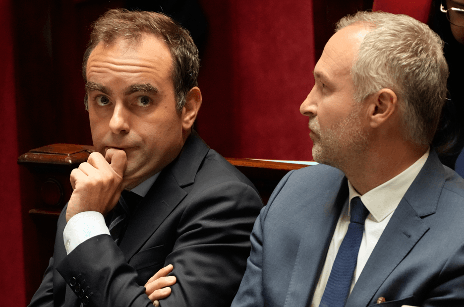 أزمة الميزانية تهدد بقاء حكومة ليكورنو في فرنسا