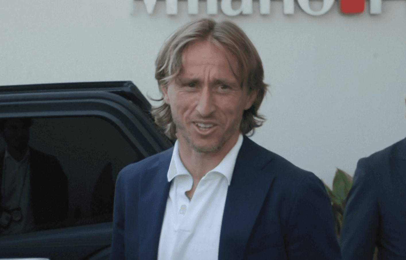 ميلان يعلن رسميا تعاقده مع النجم الكرواتي لوكا مودريتش
