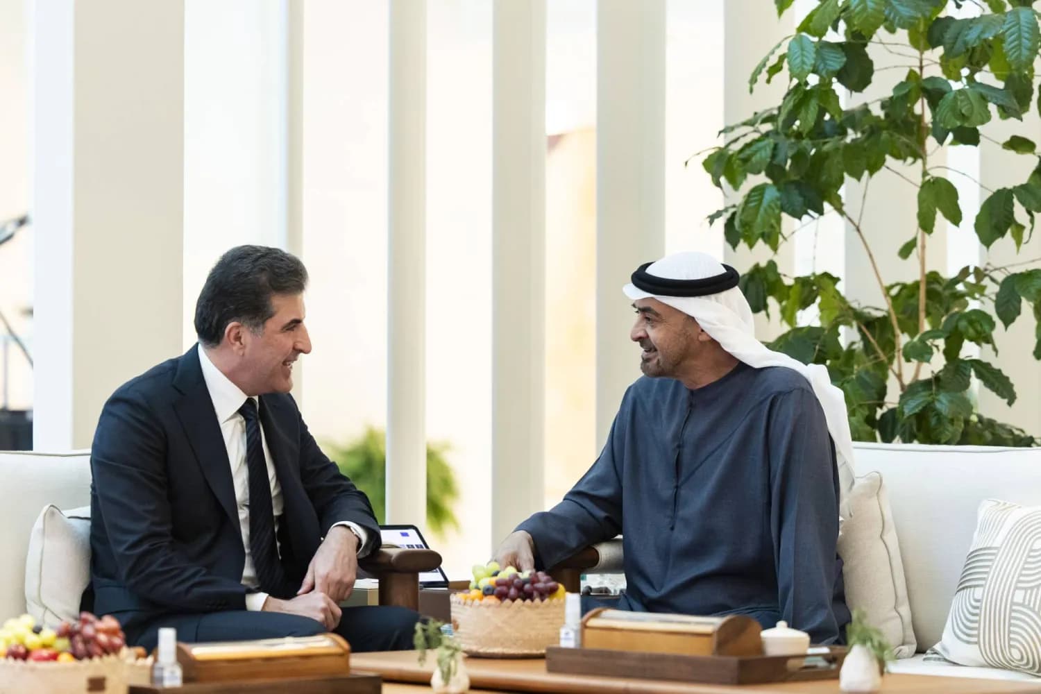 محمد بن زايد يدين استهداف منزل نيجيرفان بارزاني ويؤكد دعم الإمارات للعراق وكوردستان