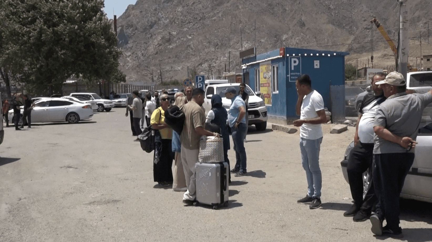 اليوم العالمي للاجئين.. إيران تشتعل والحدود البرية تضيق بالنازحين