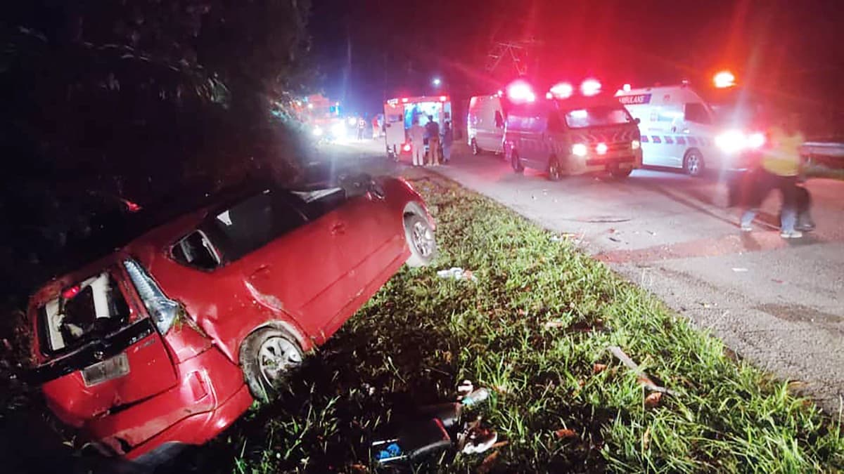 حادث مروري مأساوي يودي بحياة 15 طالبا ماليزيا