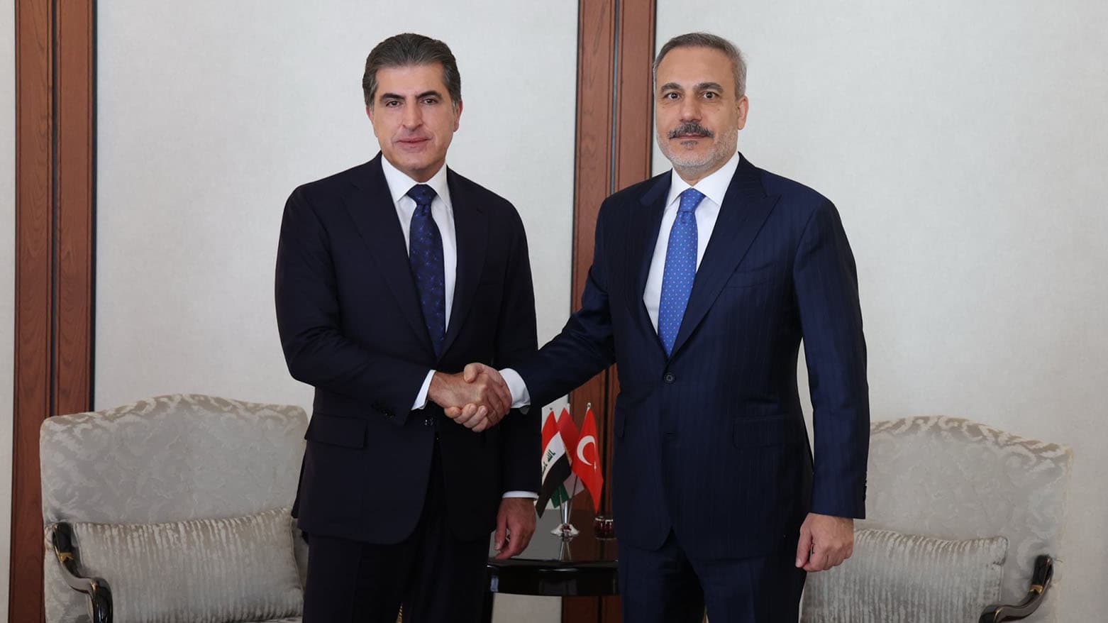 نيجيرفان بارزاني وهاكان فيدان يبحثان هاتفياً تطورات الأوضاع فى المنطقة