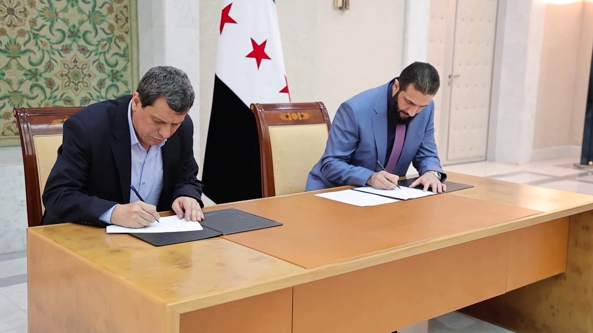 لقاء دمشق وقسد يعزز تنفيذ اتفاق مارس