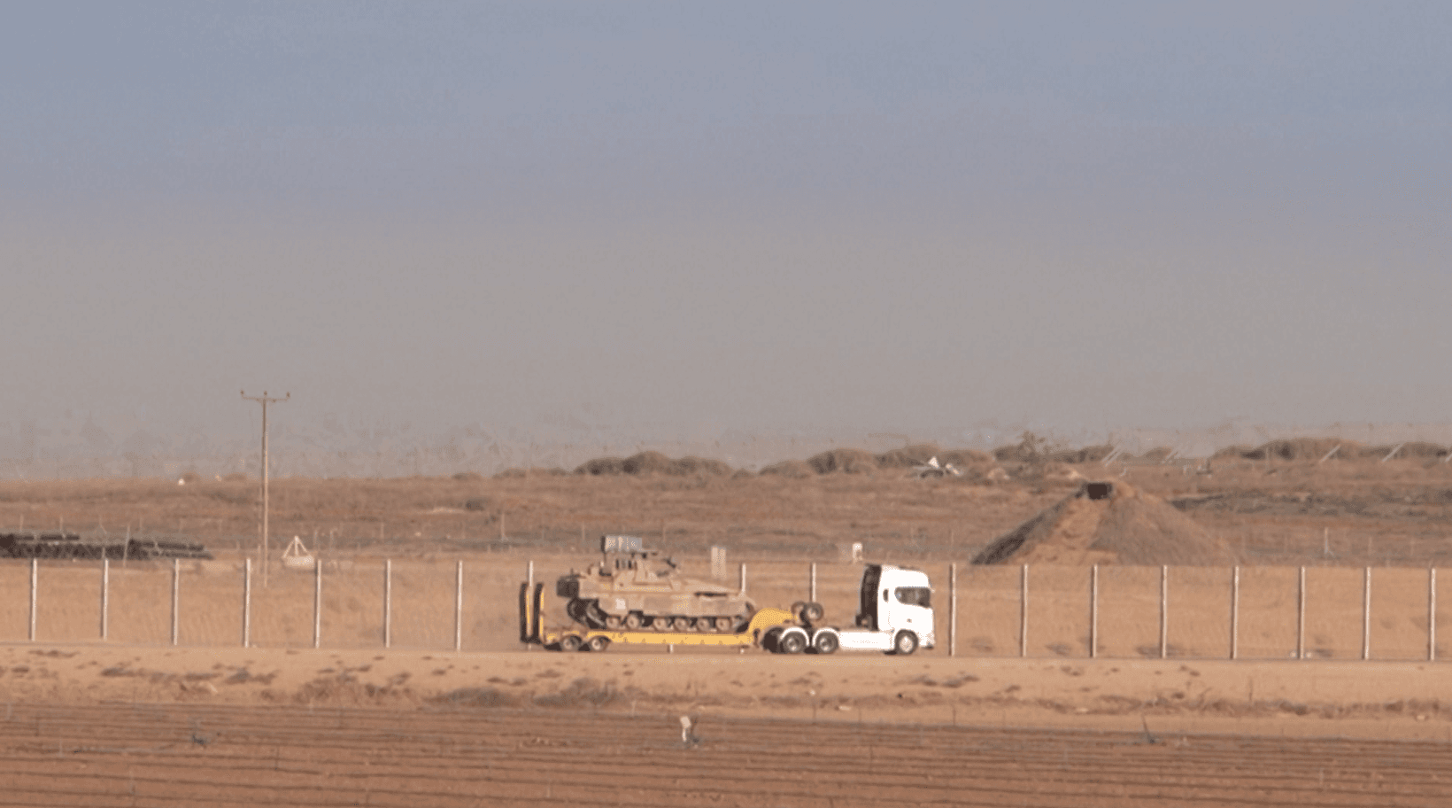 الجيش الإسرائيلي يبدأ الانسحاب من غزة تمهيدا لوقف إطلاق النار