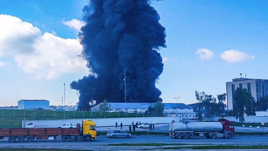 محافظ أربيل: 3 مسيّرات استهدفت مخزناً للزيوت وحريق كبير خرج عن السيطرة