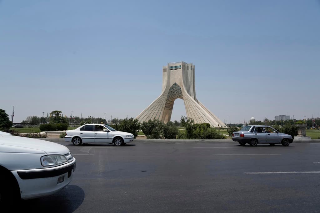 الموساد ينفذ هجمات دقيقة عبر قواعد وطائرات مسيرة داخل إيران