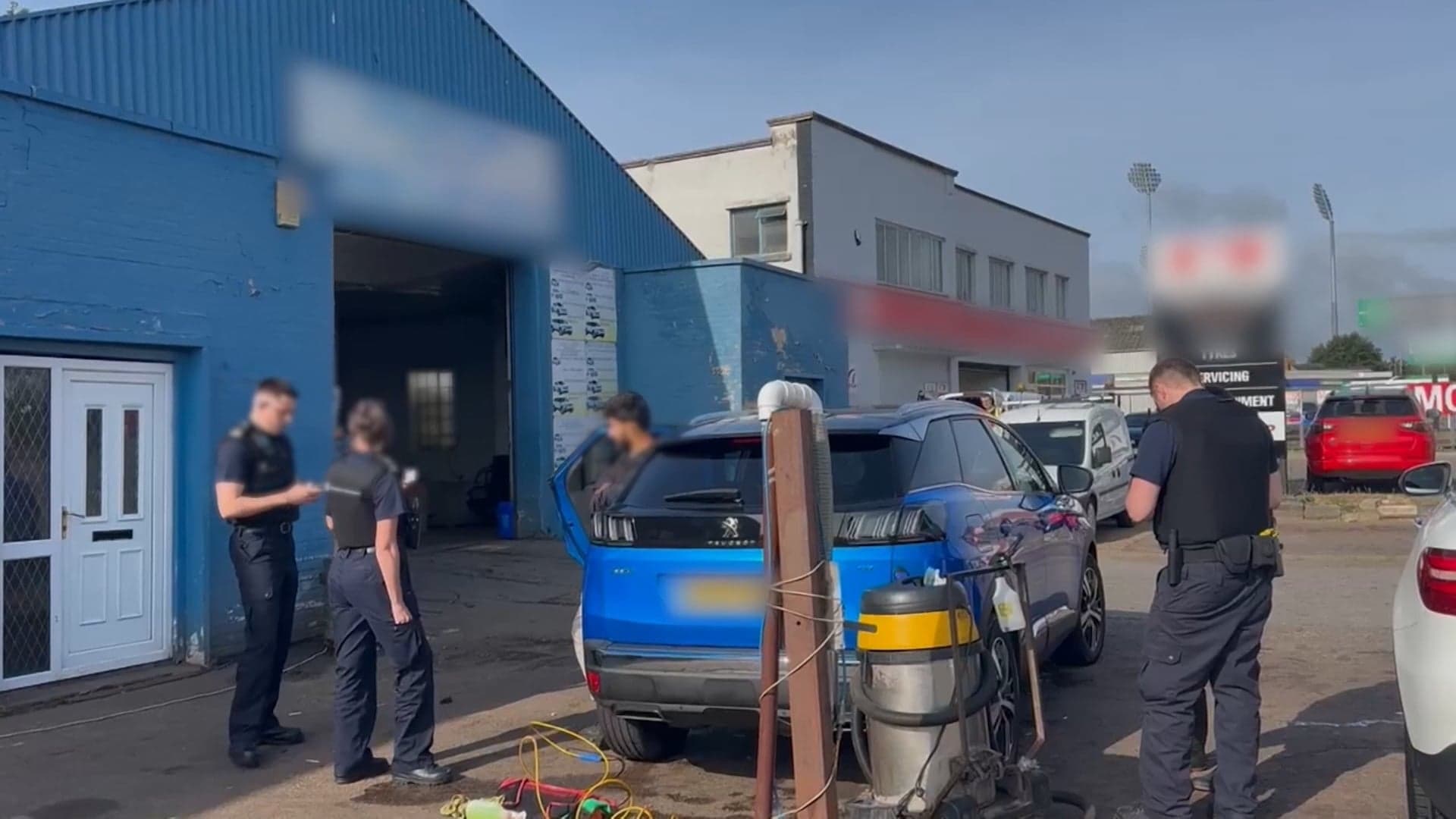 حملة تضييق على المهاجرين في بريطانيا