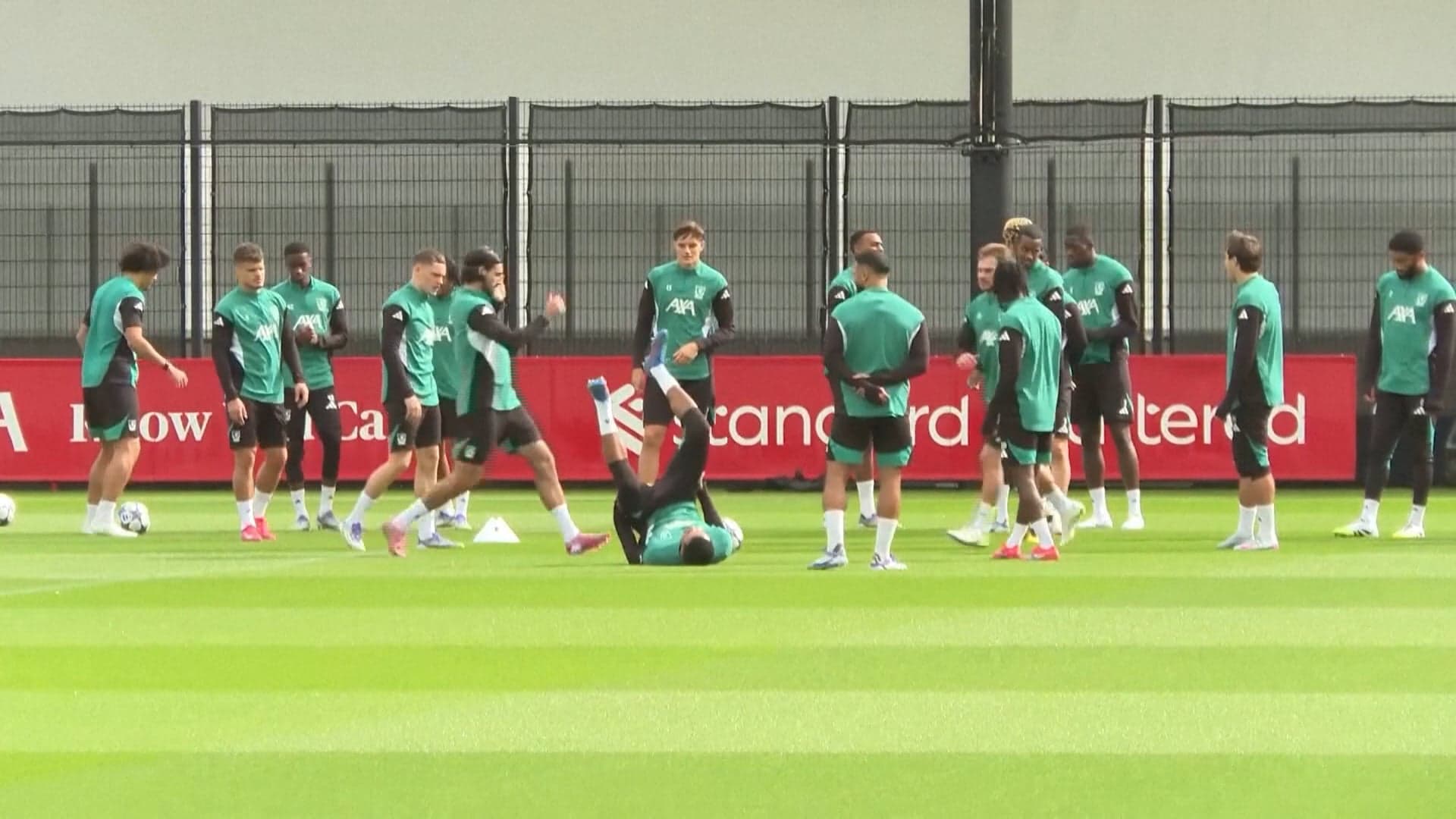 ليفربول يسعى لتجاوز ضغوط تشيلسي