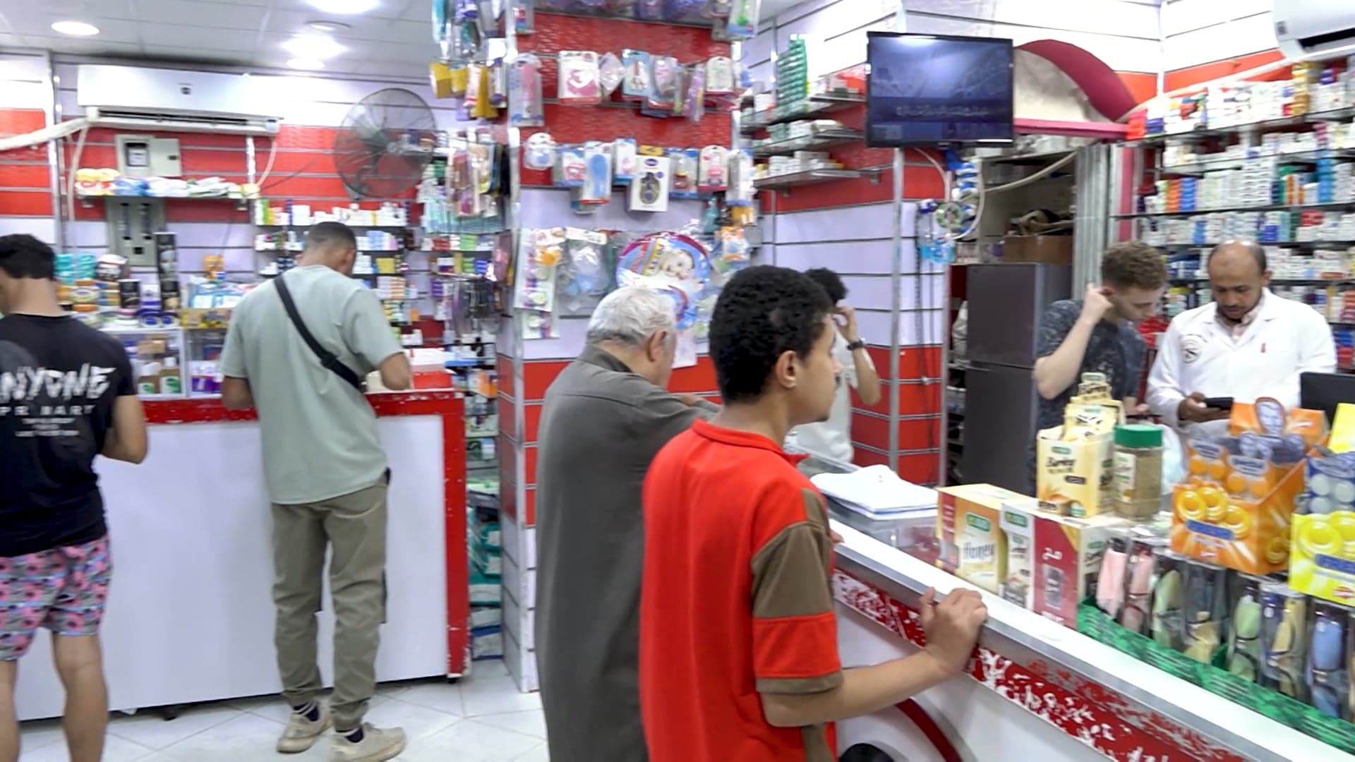 أزمة نقص الأدوية الحيوية تضغط على المرضى في مصر