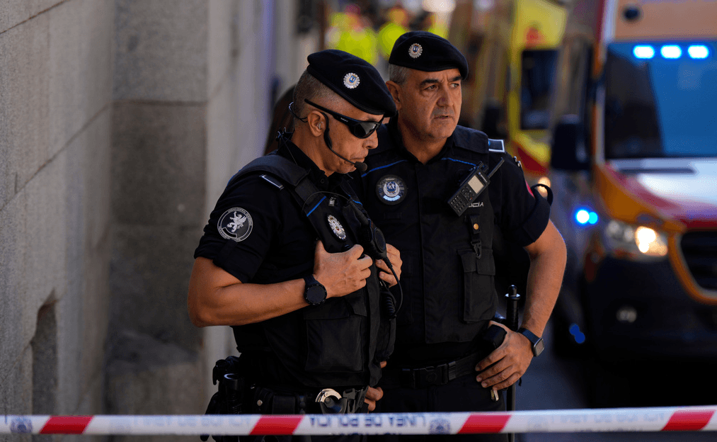 إسبانيا تفكك شبكة تهريب مخدرات بالمروحيات من المغرب