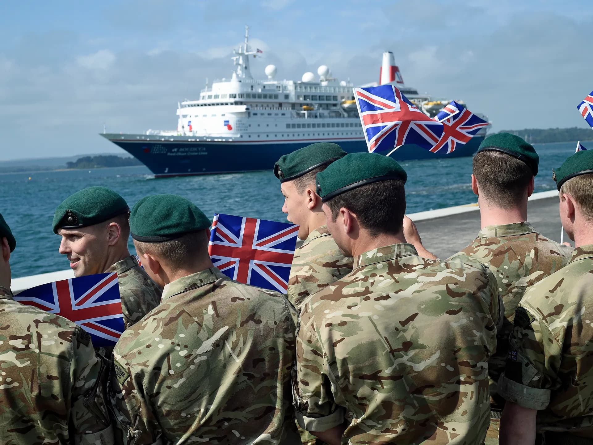 بريطانيا تعزز دفاعاتها في الشرق الأوسط بإرسال معدات إضافية