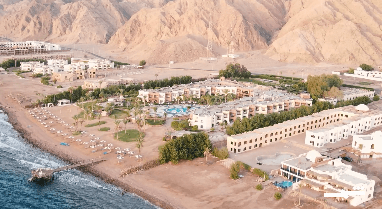 تحت الشمس | دهب.. جوهرة جنوب سيناء وسحر خليج العقبة