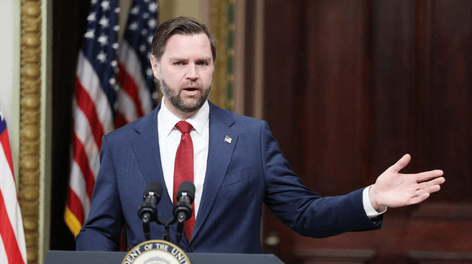 بتكليف من ترامب.. فانس يقود وساطة عبر باكستان لإنهاء الصراع مع إيران