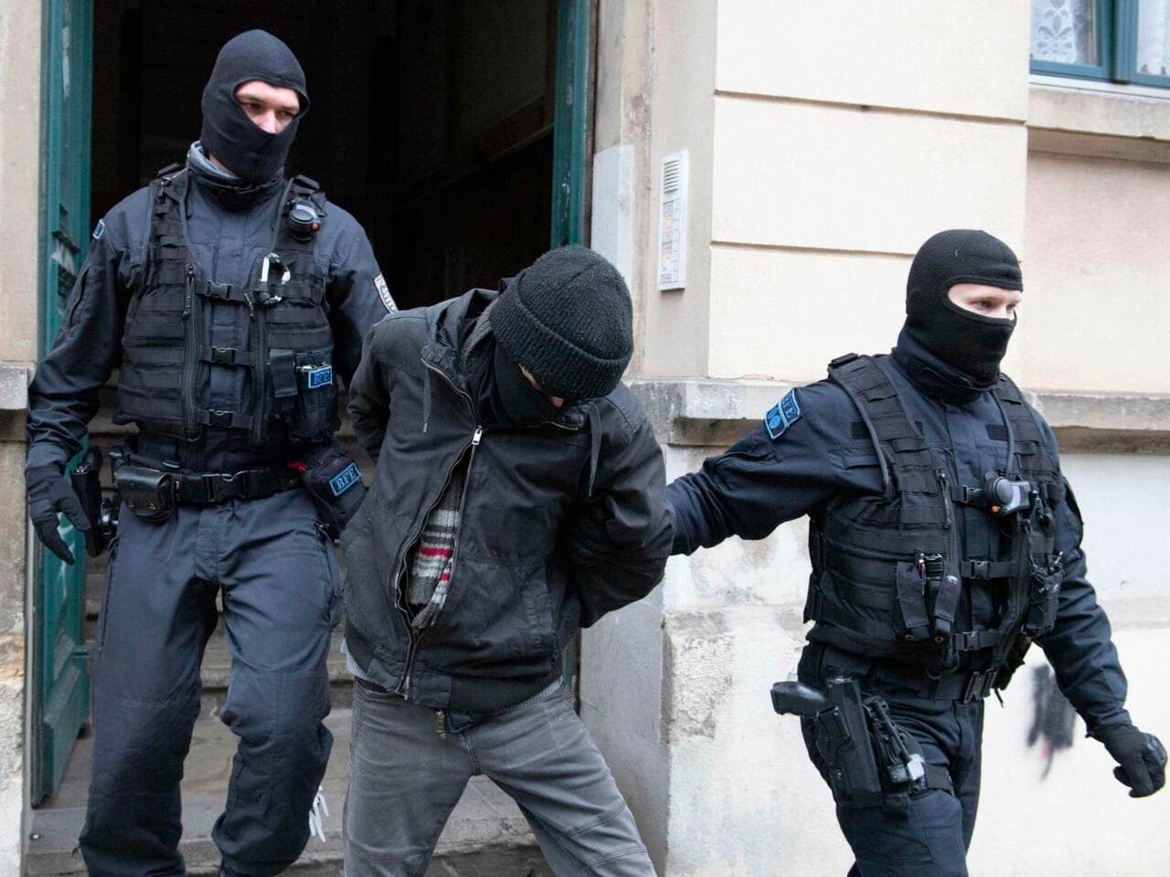 ألمانيا تستعد لترحيل مجرمين سوريين خطرين لبلادهم