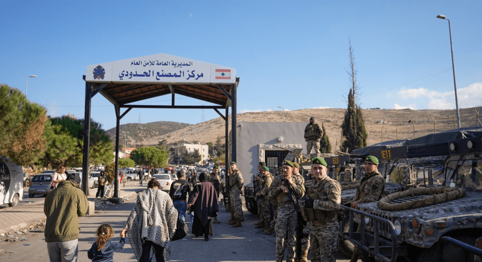 معبر المصنع بدائرة الاستهداف مجددا.. وتحذيرات إسرائيلية للمسافرين