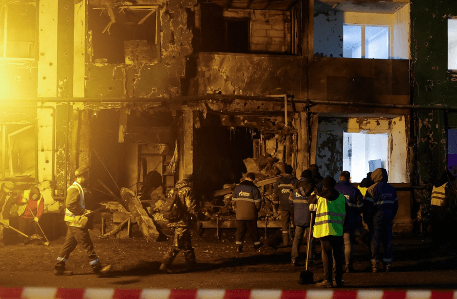 سبعة جرحى بهجوم أوكراني على مبنى سكني شمال غرب موسكو